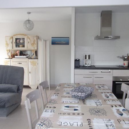 Le Logis Des Grenouilles- Gites ล็องบาล ภายนอก รูปภาพ