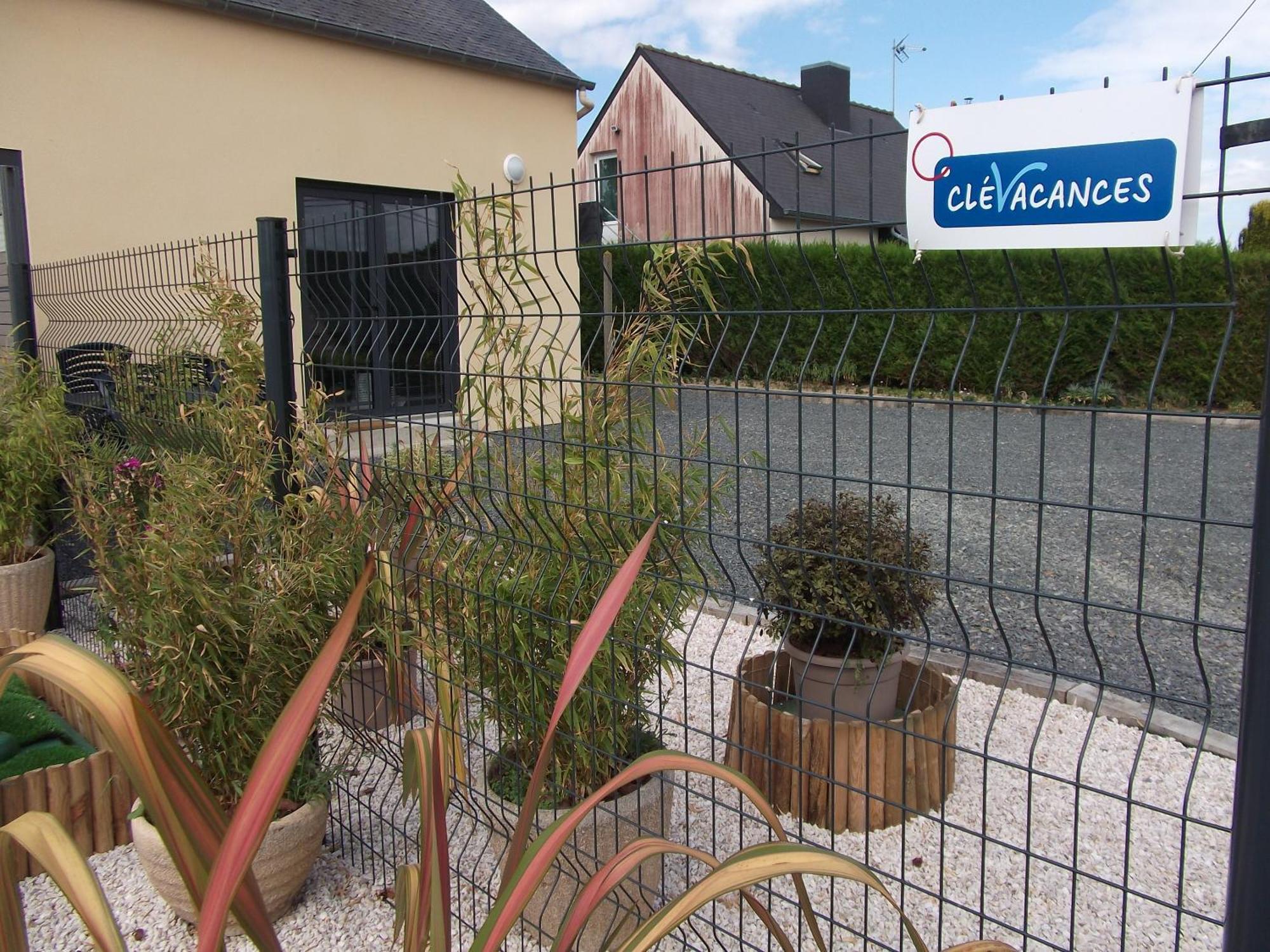 Le Logis Des Grenouilles- Gites ล็องบาล ภายนอก รูปภาพ