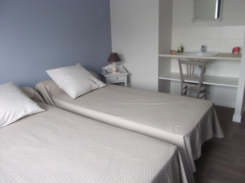 Le Logis Des Grenouilles- Gites ล็องบาล ภายนอก รูปภาพ