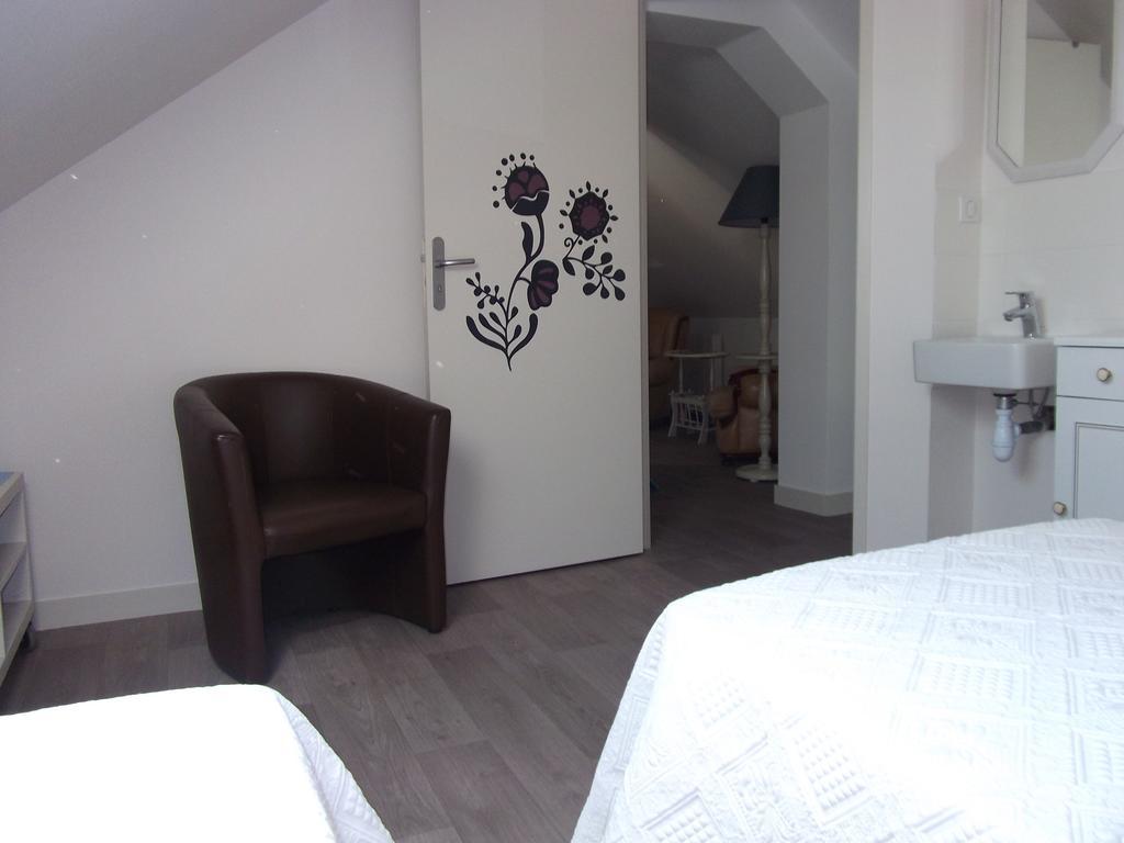 Le Logis Des Grenouilles- Gites ล็องบาล ภายนอก รูปภาพ