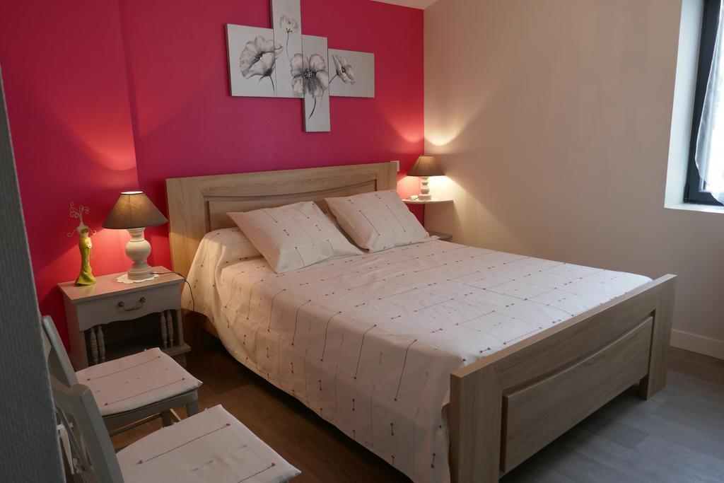 Le Logis Des Grenouilles- Gites ล็องบาล ภายนอก รูปภาพ