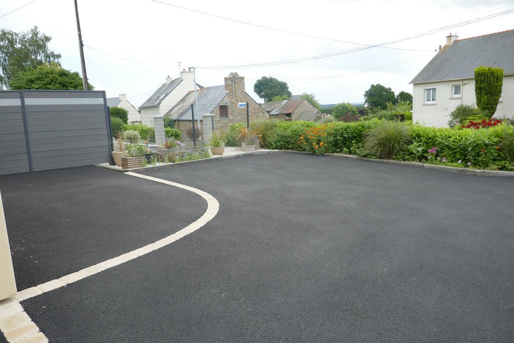Le Logis Des Grenouilles- Gites ล็องบาล ภายนอก รูปภาพ